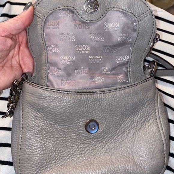 Michael Kors gray crossbody purse 7”x7”. So soft with lots of pockets - Picture 2 of 7